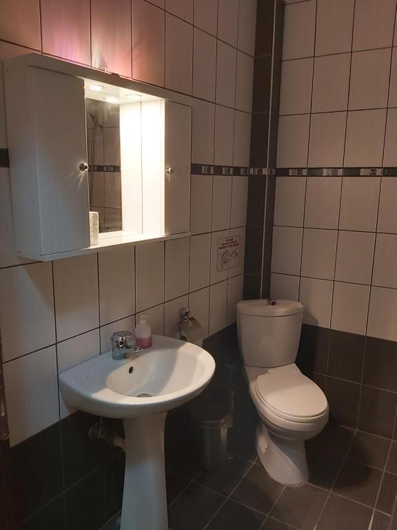 Port View Studios room 1