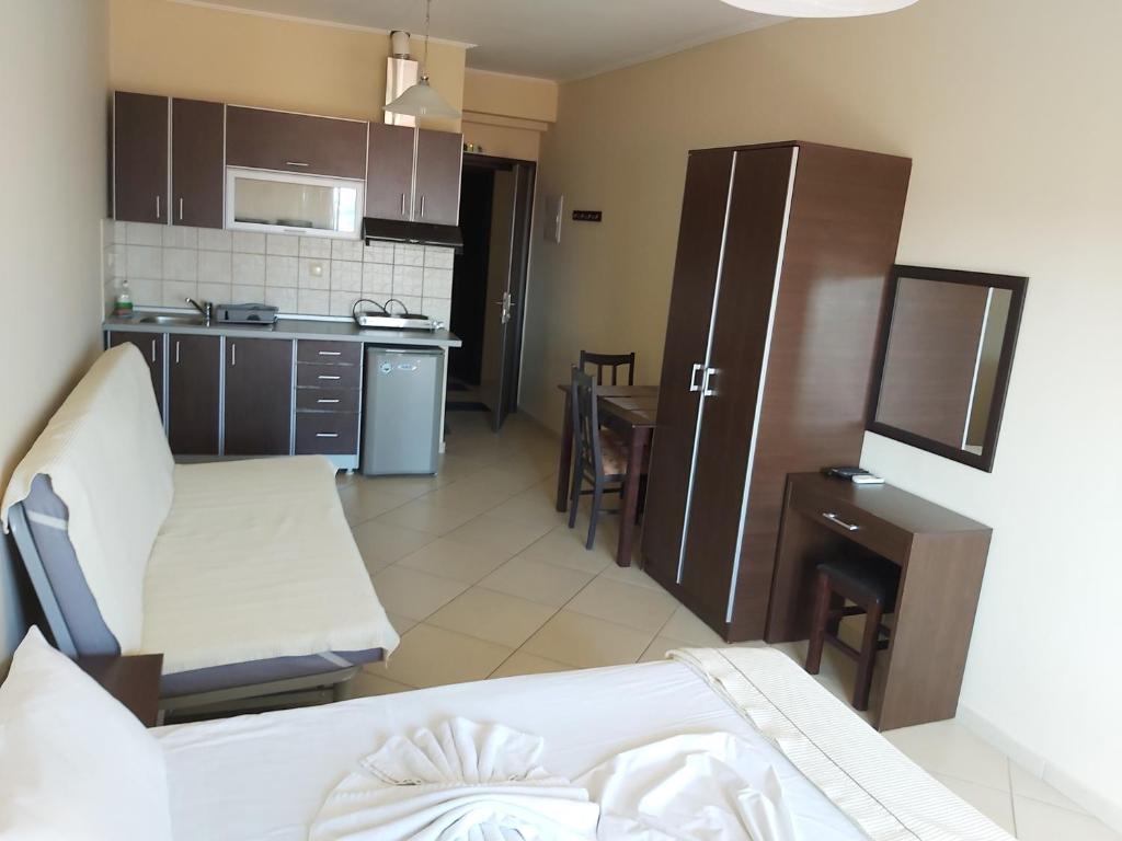 Port View Studios room 2